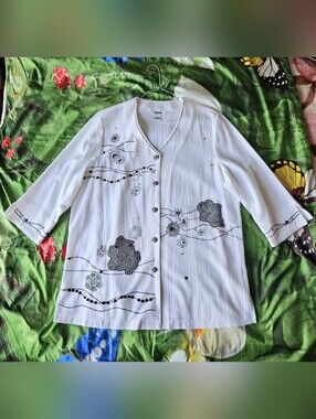 🦋White Embroidered Button-Front Shirt Jacket | Size 14